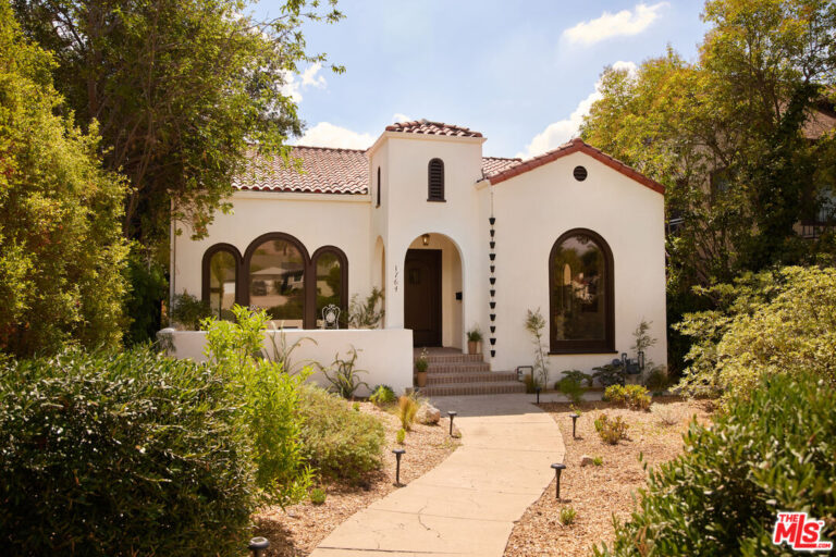 1920’s Spanish in Bungalow Heaven | Rich Michalowski • Los Angeles Real Estate