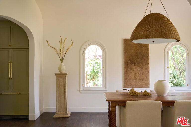 1920’s Spanish in Bungalow Heaven | Rich Michalowski • Los Angeles Real Estate