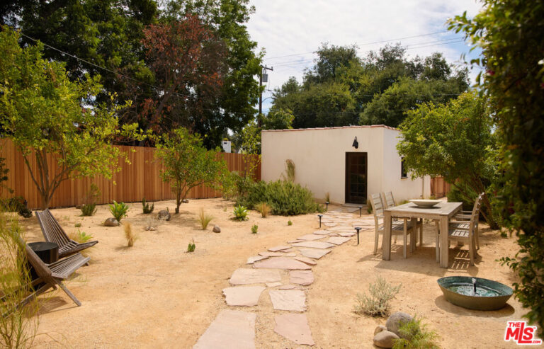 1920’s Spanish in Bungalow Heaven | Rich Michalowski • Los Angeles Real Estate