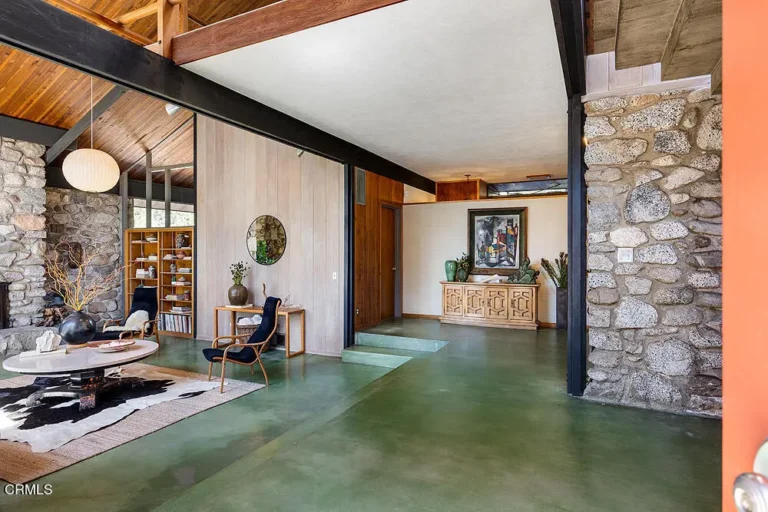 Altadena: ‘Boulder Crest’ | Rich Michalowski • Los Angeles Real Estate