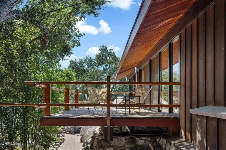 Altadena: ‘Boulder Crest’ | Rich Michalowski • Los Angeles Real Estate