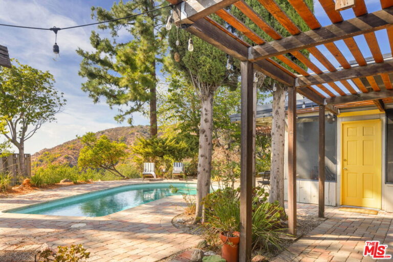 Tujunga Hills: Mid Century Retreat | Rich Michalowski • Los Angeles Real Estate
