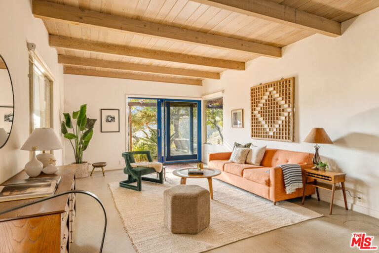 Tujunga Hills: Mid Century Retreat | Rich Michalowski • Los Angeles Real Estate