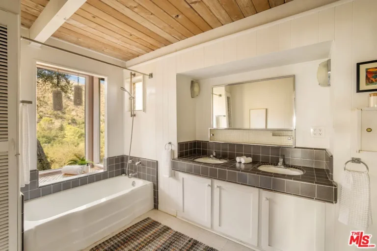 Tujunga Hills: Mid Century Retreat | Rich Michalowski • Los Angeles Real Estate