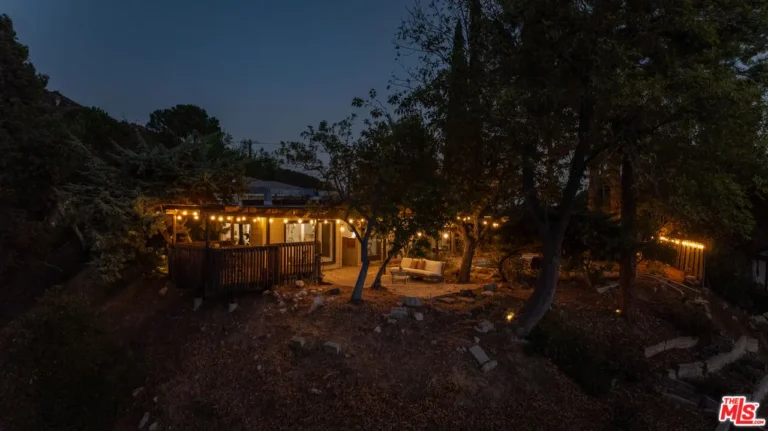 Tujunga Hills: Mid Century Retreat | Rich Michalowski • Los Angeles Real Estate