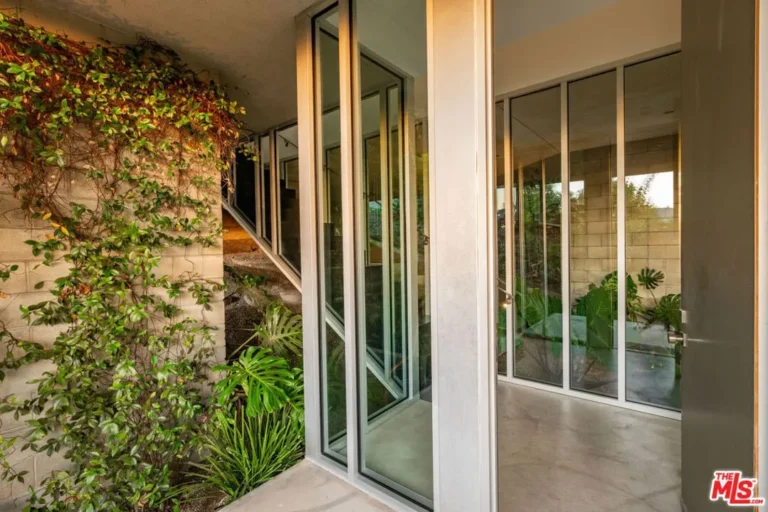 Silver Lake: House on Six Legs | Rich Michalowski • Los Angeles Real Estate