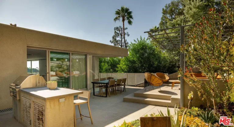 Silver Lake: House on Six Legs | Rich Michalowski • Los Angeles Real Estate