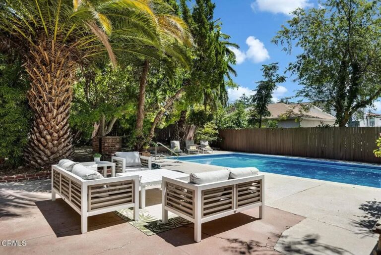 Tujunga Farmhouse | Rich Michalowski • Los Angeles Real Estate